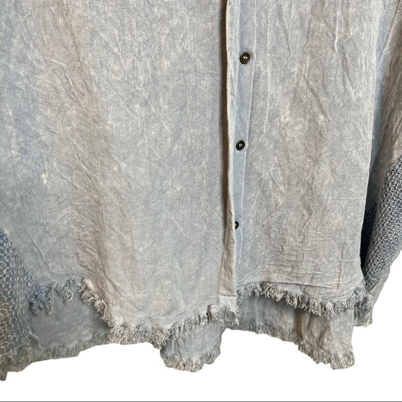 Umgee Blue Chambray Shirt Top Size 1XL - Picture 5 of 9